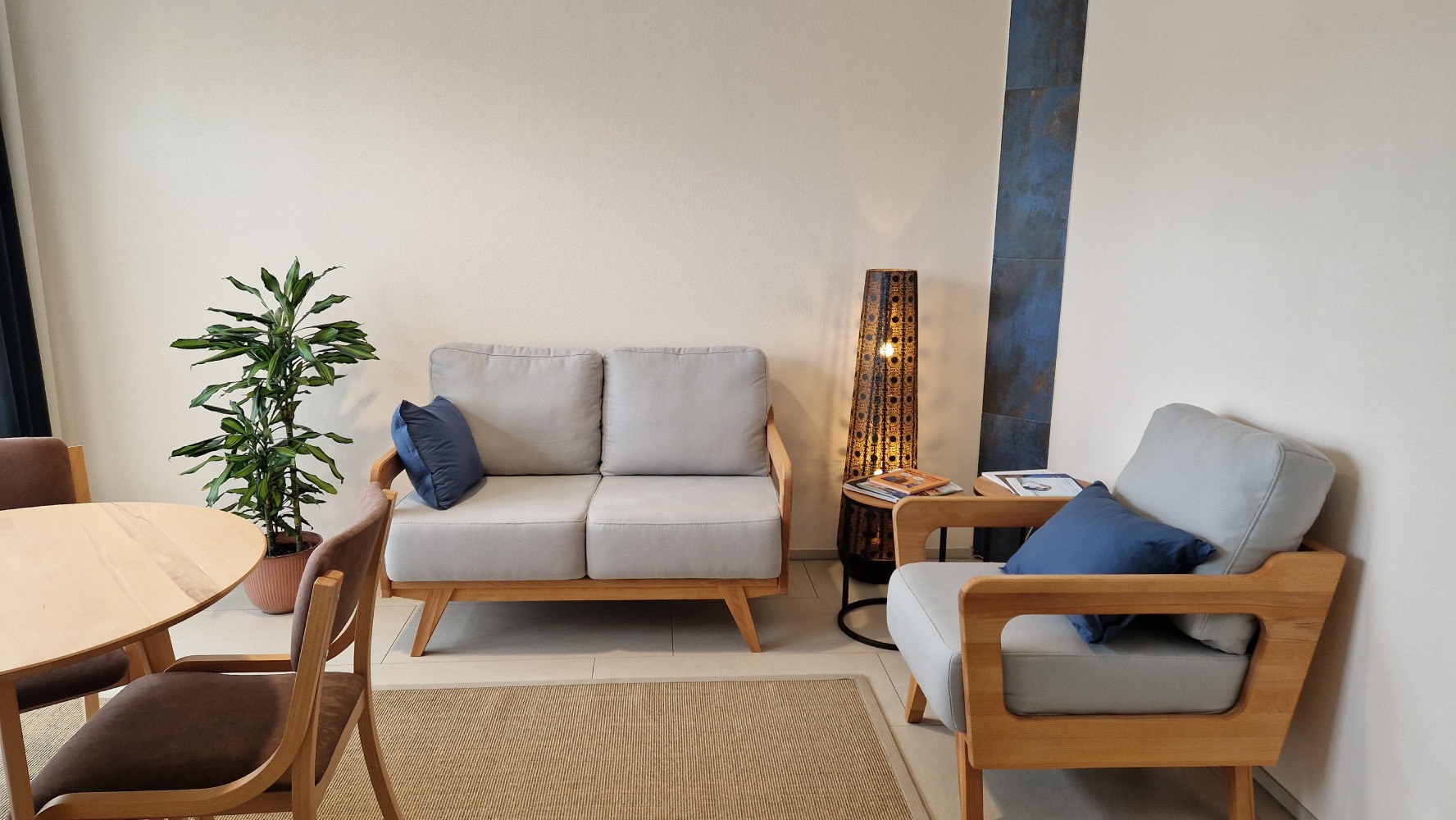 advokatur-villoz-ueber-mich-raeumlichkeiten-wartezimmer-01